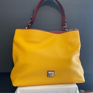 Dooney & Bourke New Authentic Pebble Grain Extra Large Courtney Sac. BRAND NEW